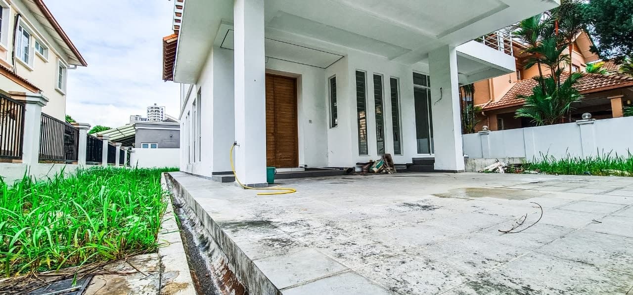 FACING OPEN 2 Storey Bungalow Grandville USJ 1 - photo 6