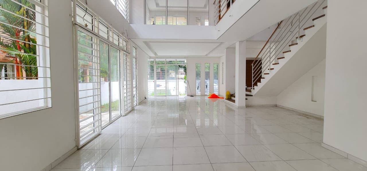 FACING OPEN 2 Storey Bungalow Grandville USJ 1 - photo 9