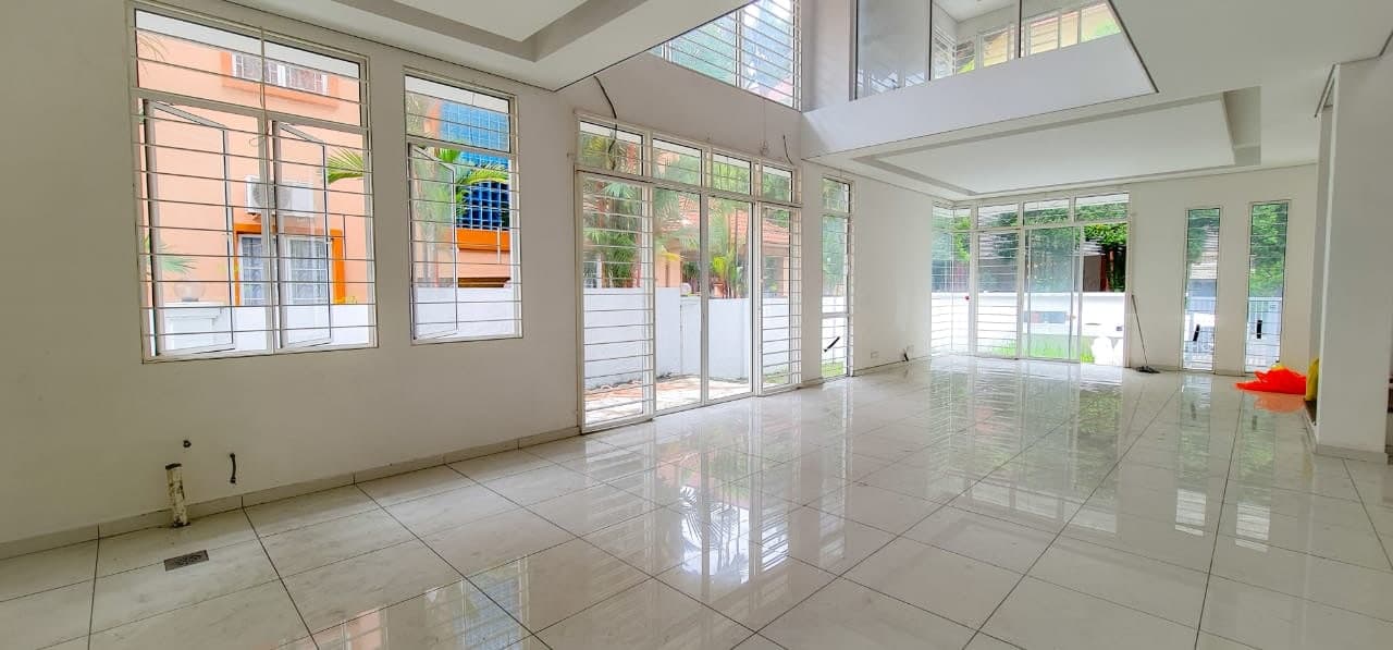 FACING OPEN 2 Storey Bungalow Grandville USJ 1 - photo 10