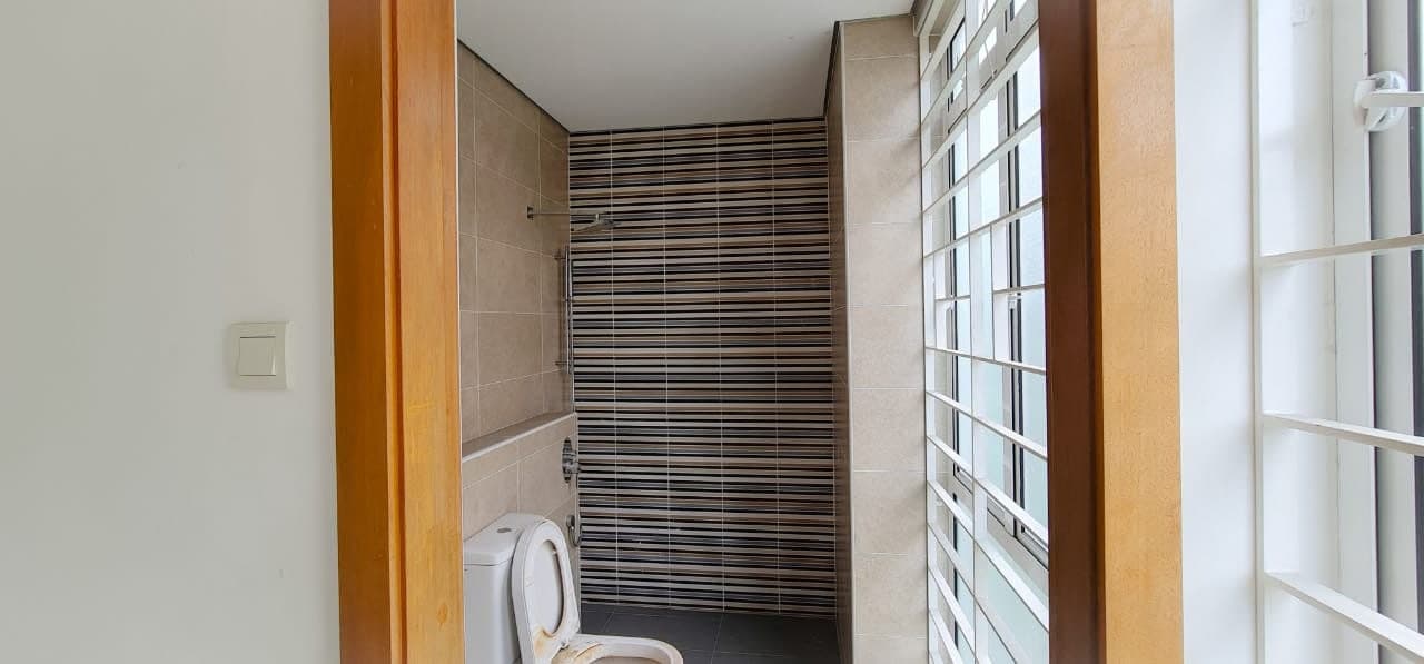 FACING OPEN 2 Storey Bungalow Grandville USJ 1 - photo 12