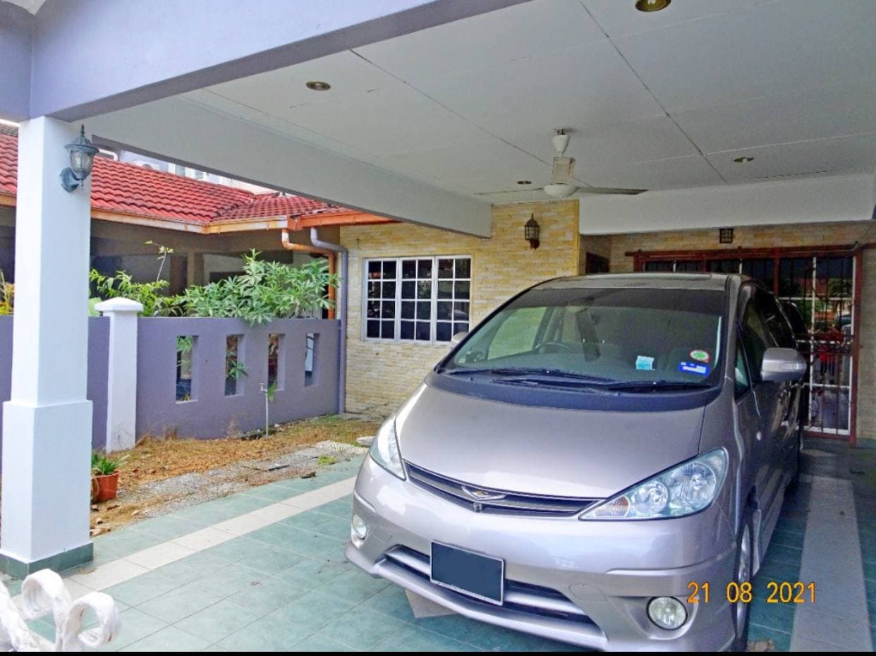 CANTIK 2 Storey Jalan Nova U5 74 Subang Bestari - photo 2
