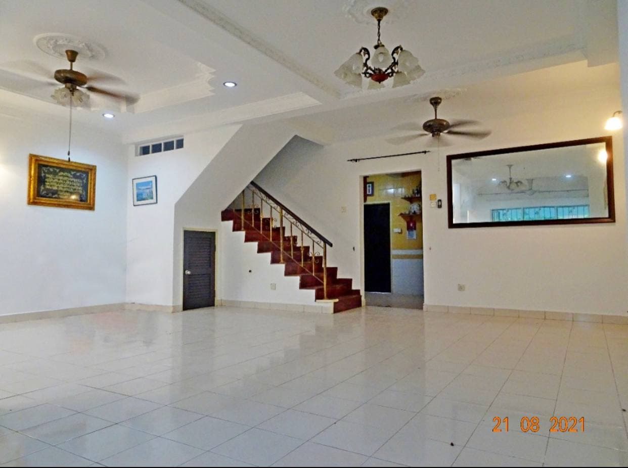 CANTIK 2 Storey Jalan Nova U5 74 Subang Bestari - photo 4