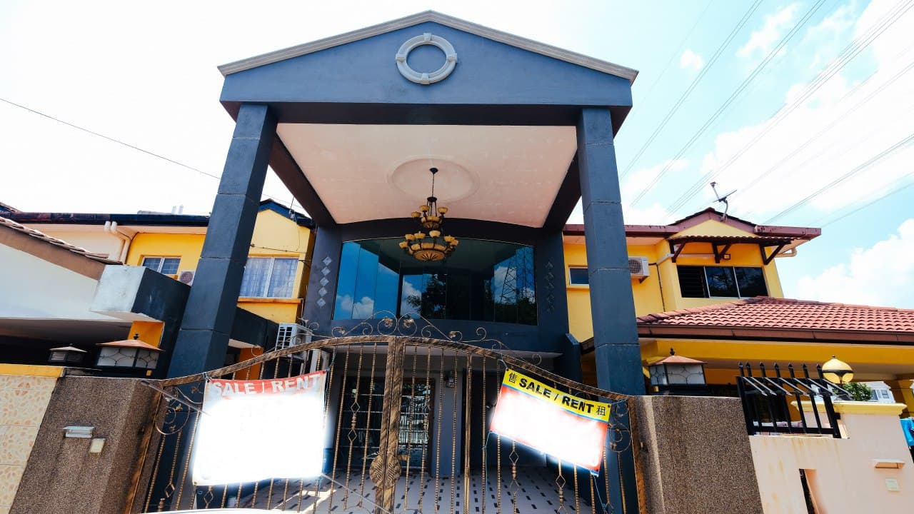 FULLY RENOVATED 2 Storey PUJ 2 Seri Kembangan - photo 2
