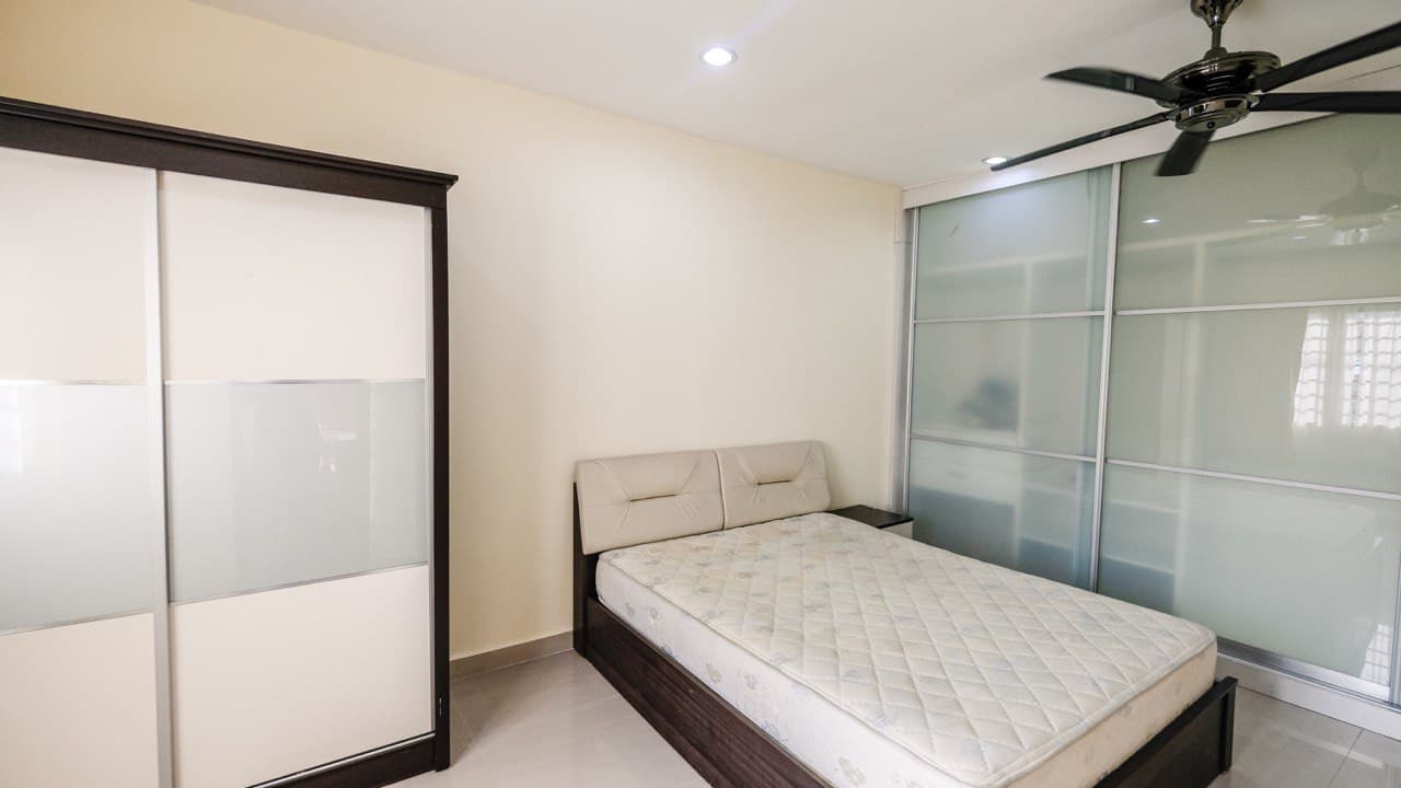 CANTIK 2 Storey Taman Bukit Serdang Seri Kembangan - photo 6