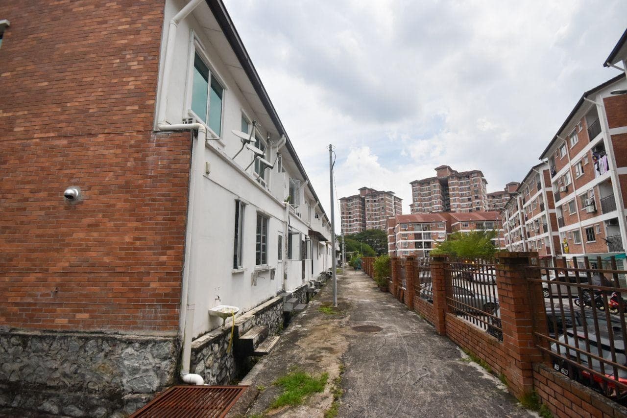 RENOVATED 2 Storey Suria Resindence Sungai Long - photo 4