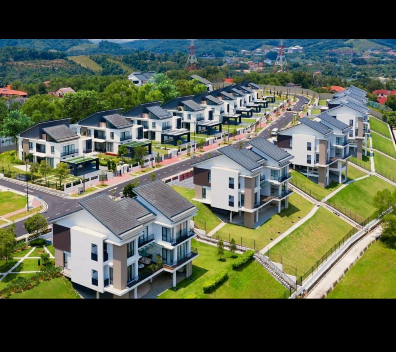 SPACIOUS Sebayu Hill Villas Bandar Seri Putra - photo 3