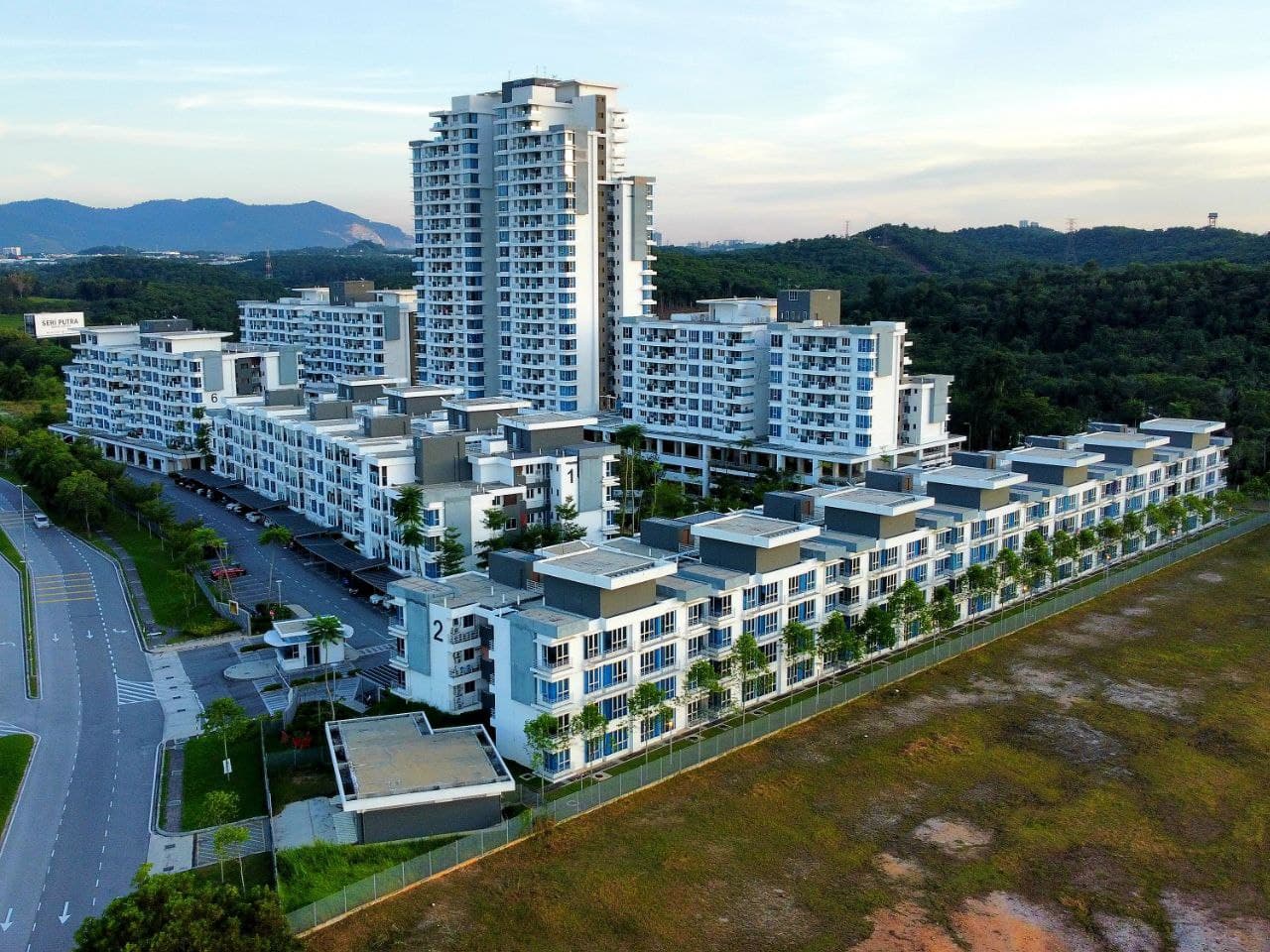 GATED GUARDED Putra 1 Apartment Bangi - photo 3