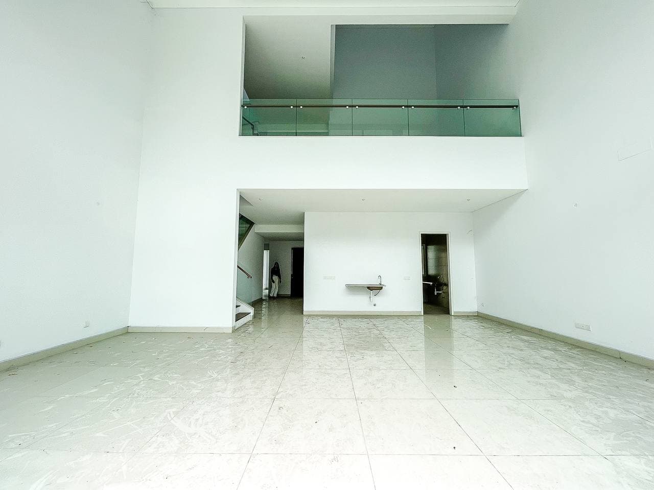 SPACIOUS 3 Storey Lagenda Waterfront Home Selangor - photo 6