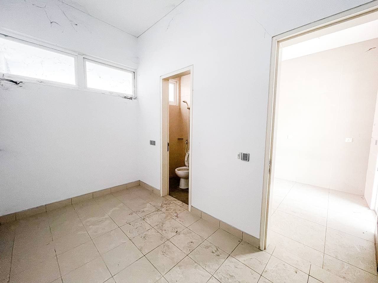 SPACIOUS 3 Storey Lagenda Waterfront Home Selangor - photo 10