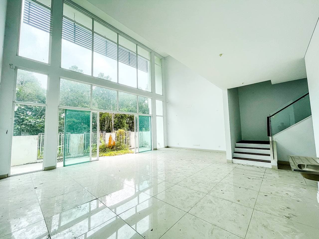 SPACIOUS 3 Storey Lagenda Waterfront Home Selangor - photo 11