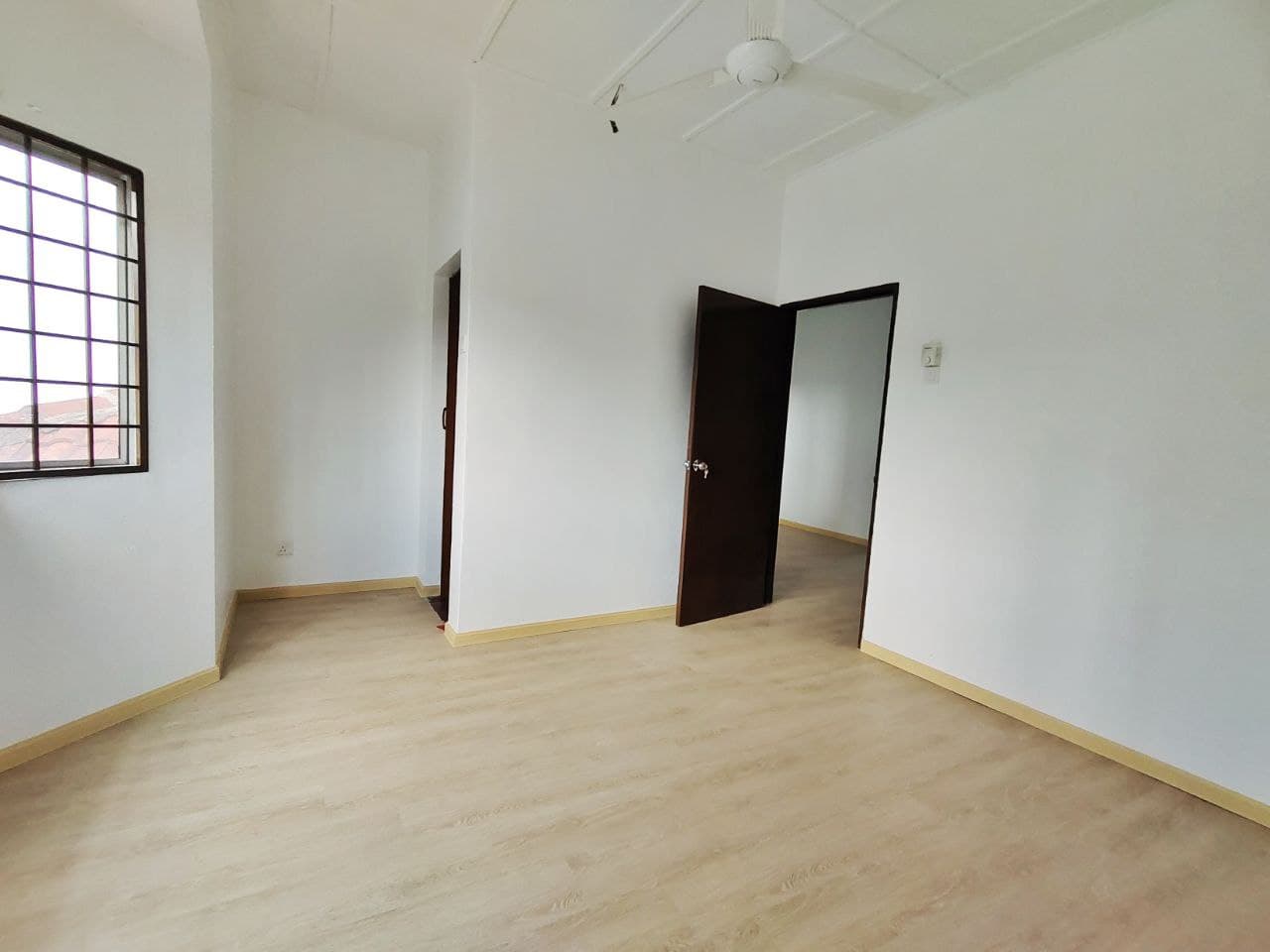 NEWLY PAINTED 2 Storey Seksyen 8 Bandar Baru Bangi - photo 9