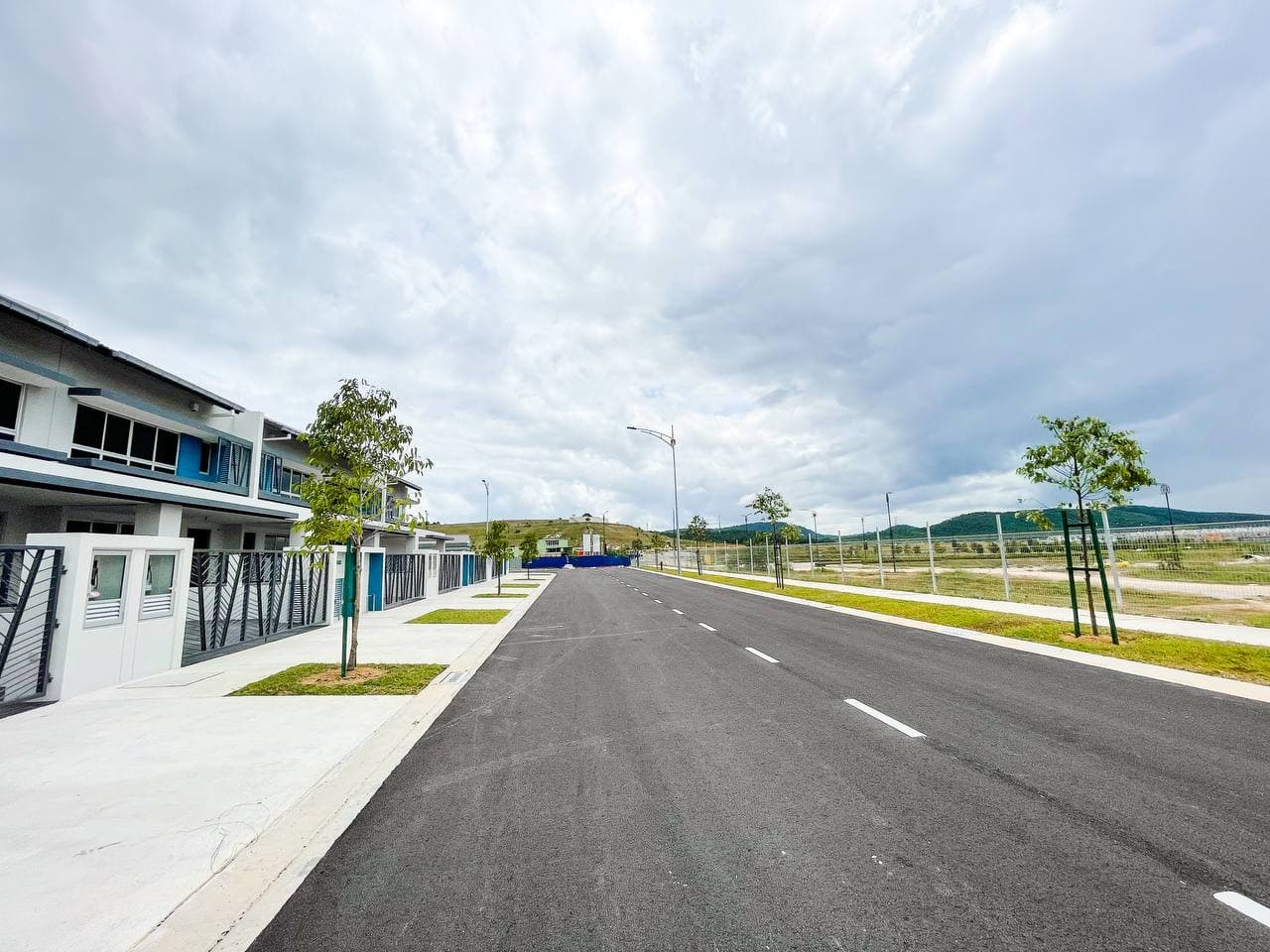 FACING OPEN 2 Storey Sarenia City Sepang - photo 12