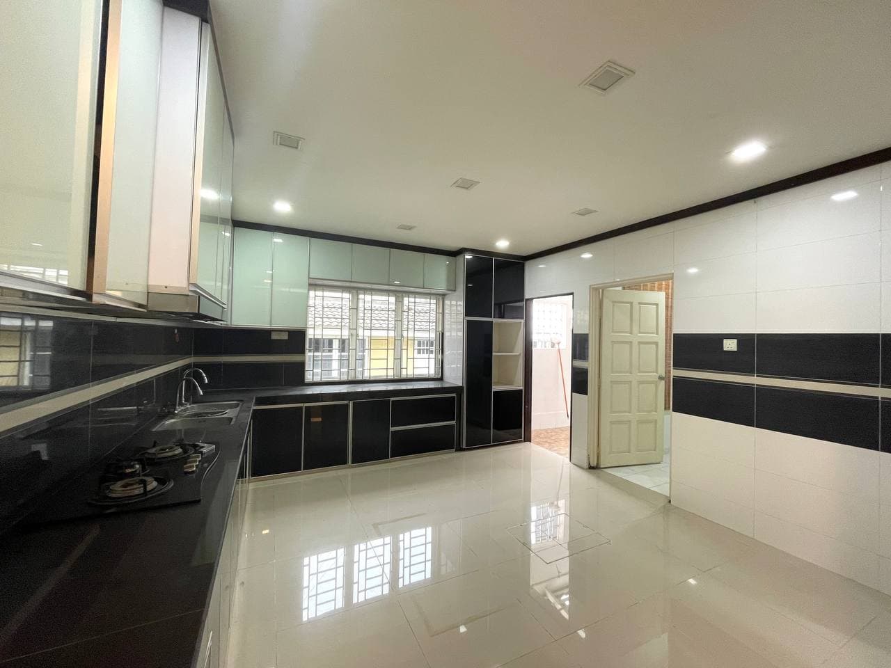 RENOVATED 2 Storey Bandar Sri Damansara - photo 9