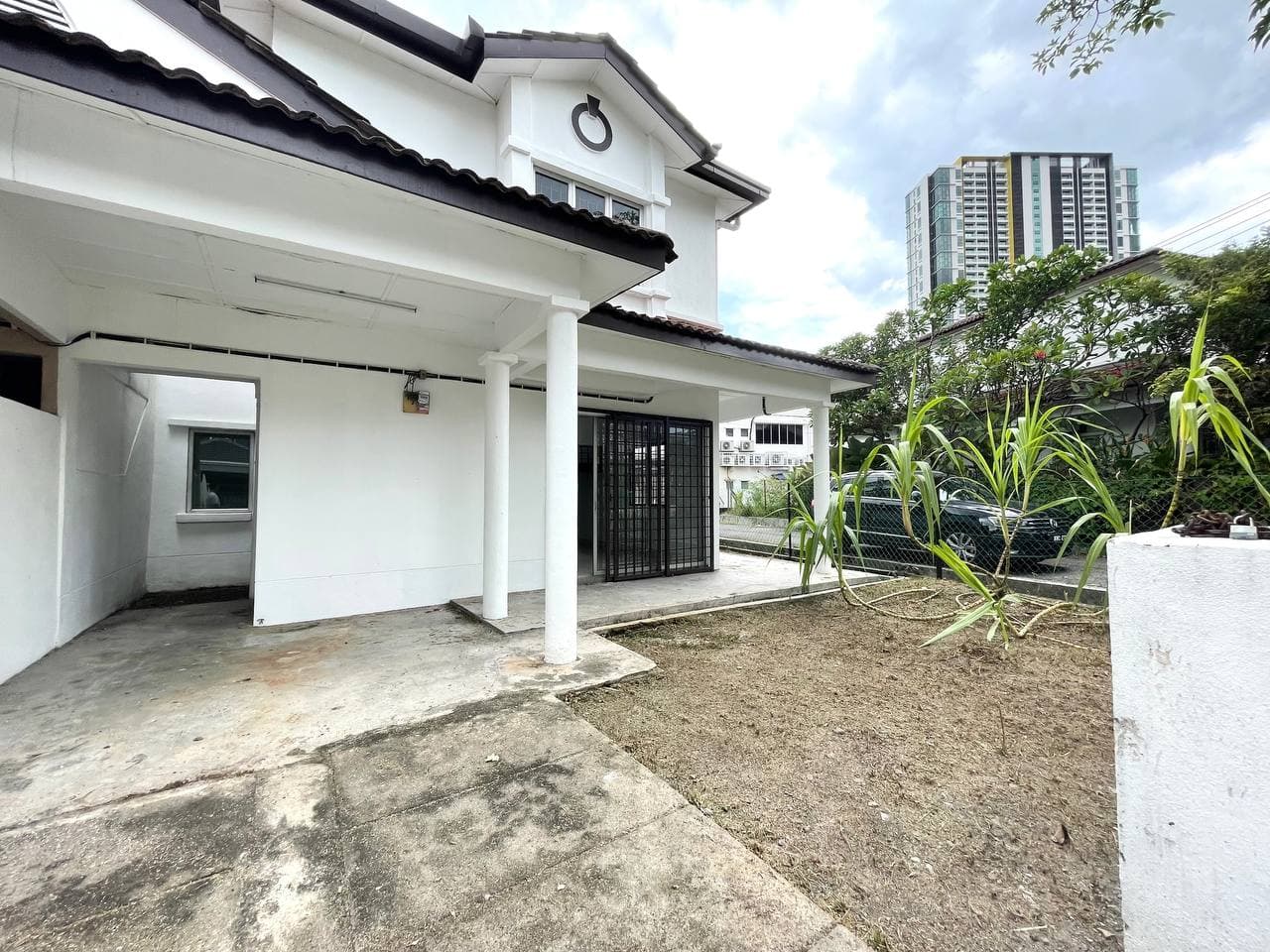 END LOT WITH LAND 2 Storey Seksyen 8 Bangi - photo 2