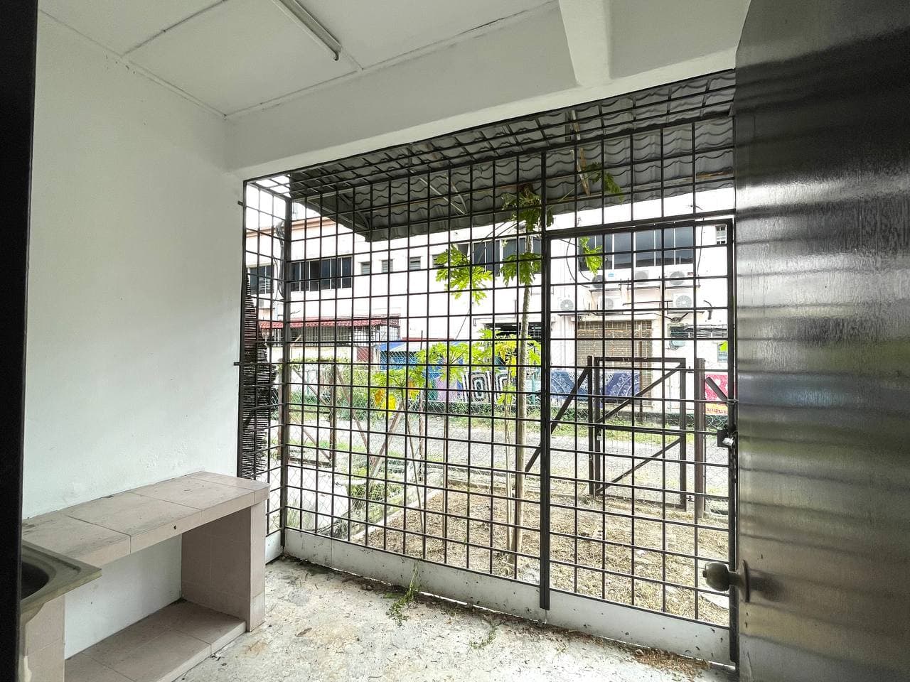 END LOT WITH LAND 2 Storey Seksyen 8 Bangi - photo 12