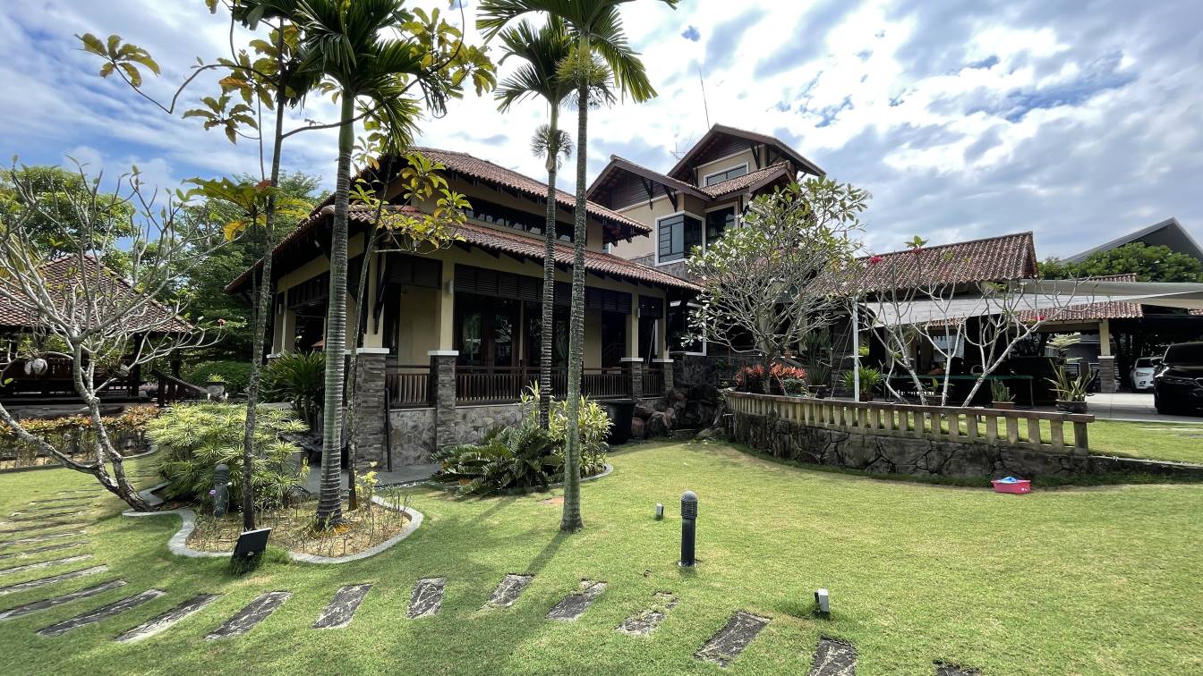 CORNER LOT 2 Storey Bungalow Seksyen 7 Shah Alam - photo 2