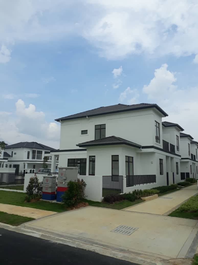 CORNER LOT 2 Storey Avenham Garden Puncak Alam - photo 3