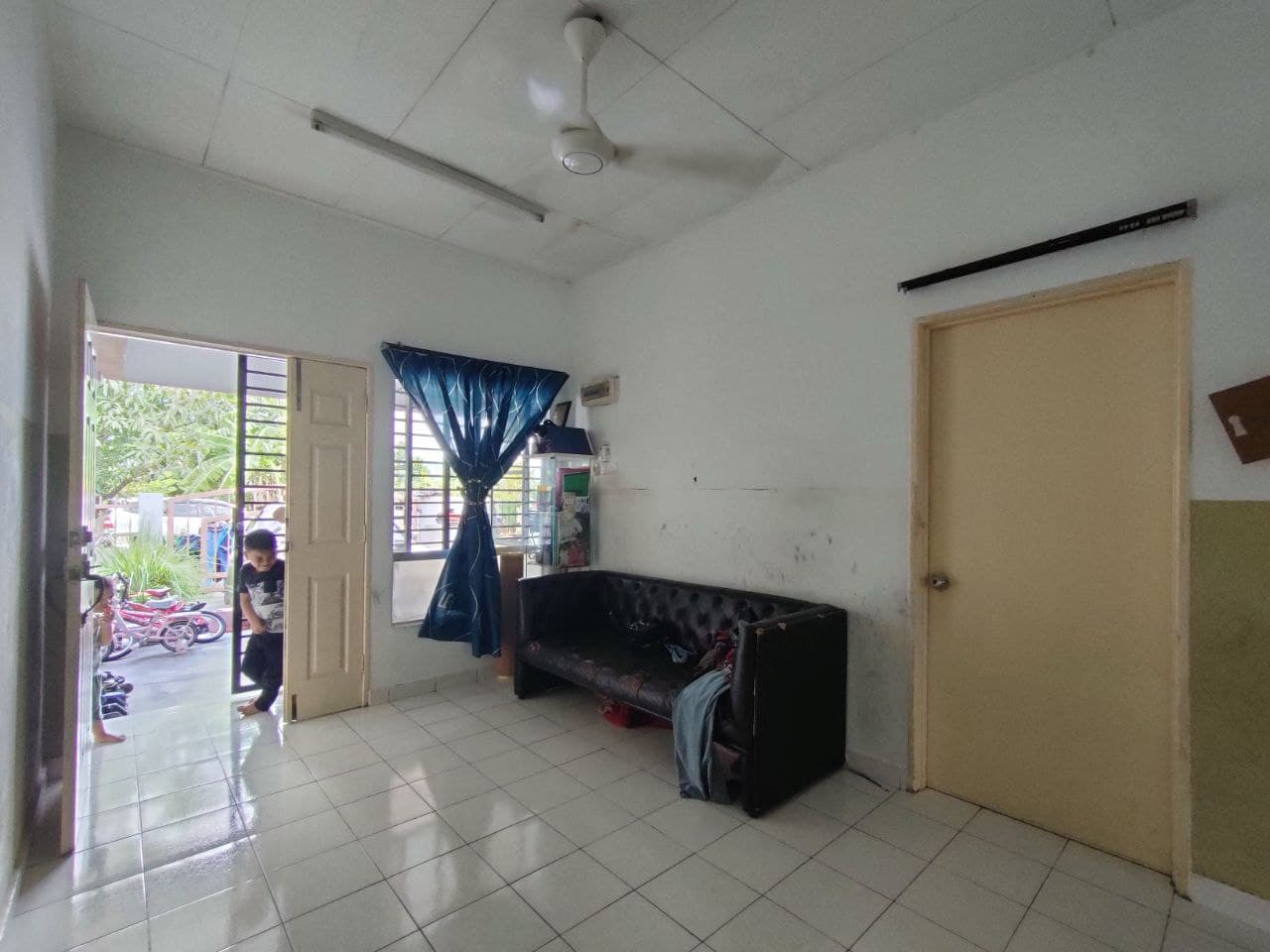 FACING OPEN Single Storey Taman Pelangi Semenyih - photo 3
