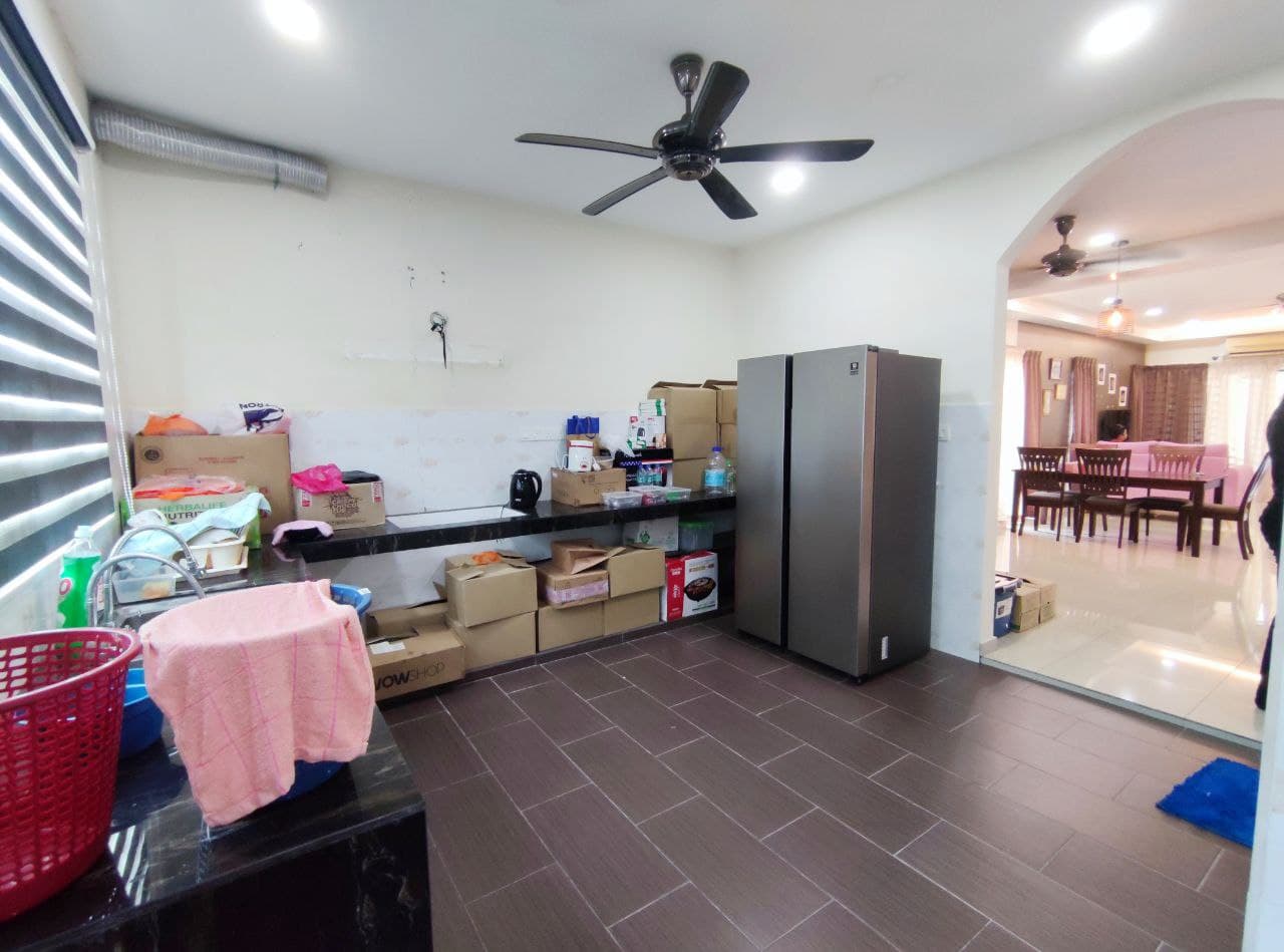 CORNER LOT 2 Storey Laman Delfina Nilai - photo 11