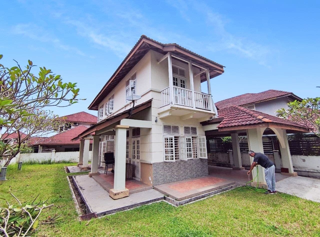 Double Storey Bungalow Taman Kemboja Kota Seriemas - photo 2