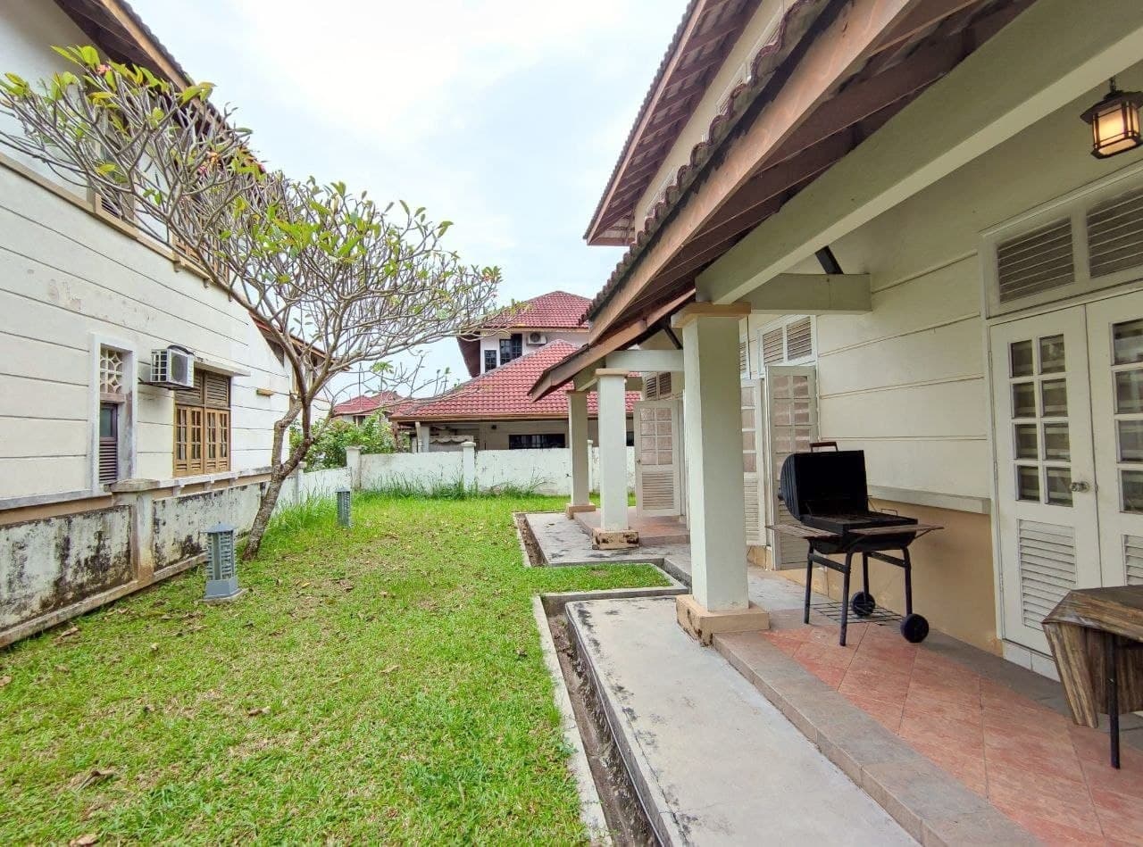 Double Storey Bungalow Taman Kemboja Kota Seriemas - photo 3
