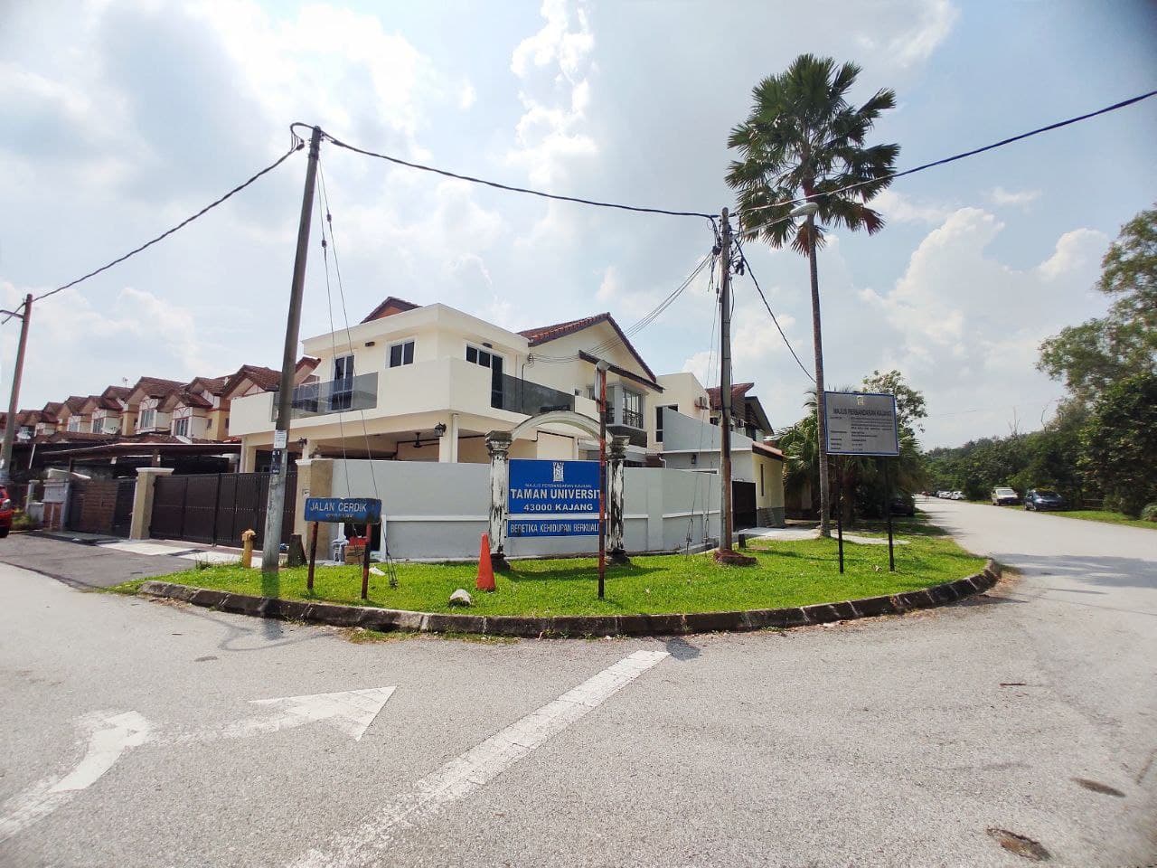 RUMAH CANTIK 2 Storey Jalan Cerdik Bangi Kajang - photo 5