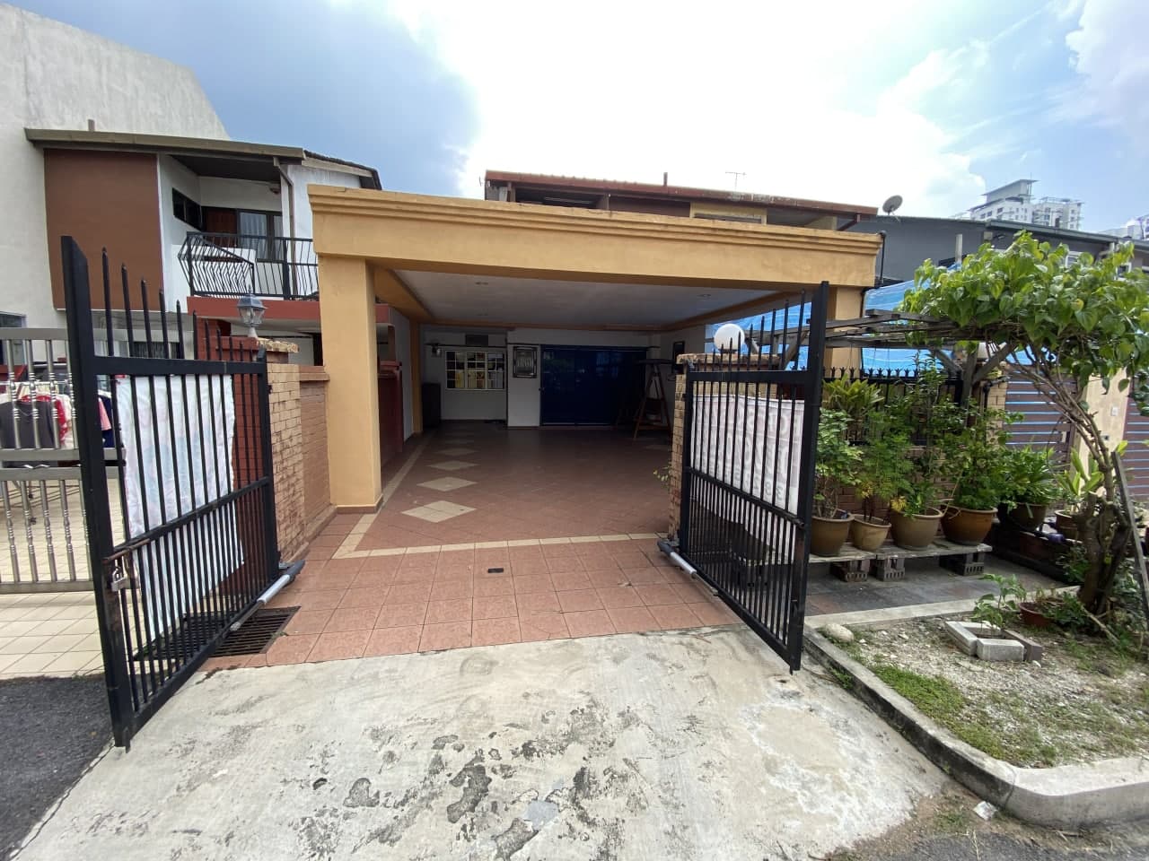 RENOVATED 2 Storey Taman Selayang Jaya Selangor - photo 3