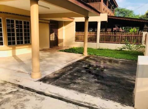 GOOD CONDITION 2 Storey Semi D Desa Mewah Semenyih - photo 2