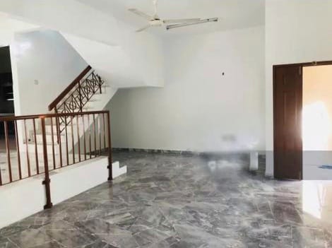 GOOD CONDITION 2 Storey Semi D Desa Mewah Semenyih - photo 3
