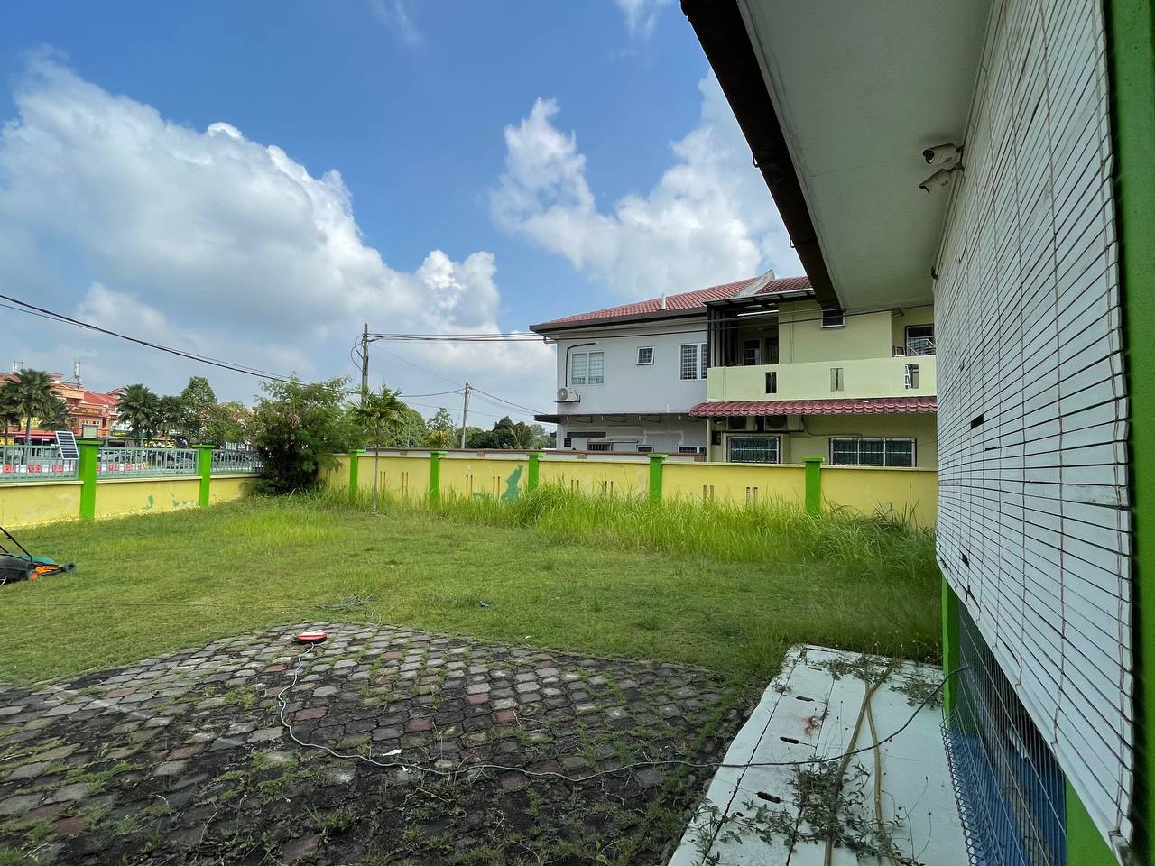 CORNER LOT 2 Storey Taman Puncak Jalil 2 - photo 2
