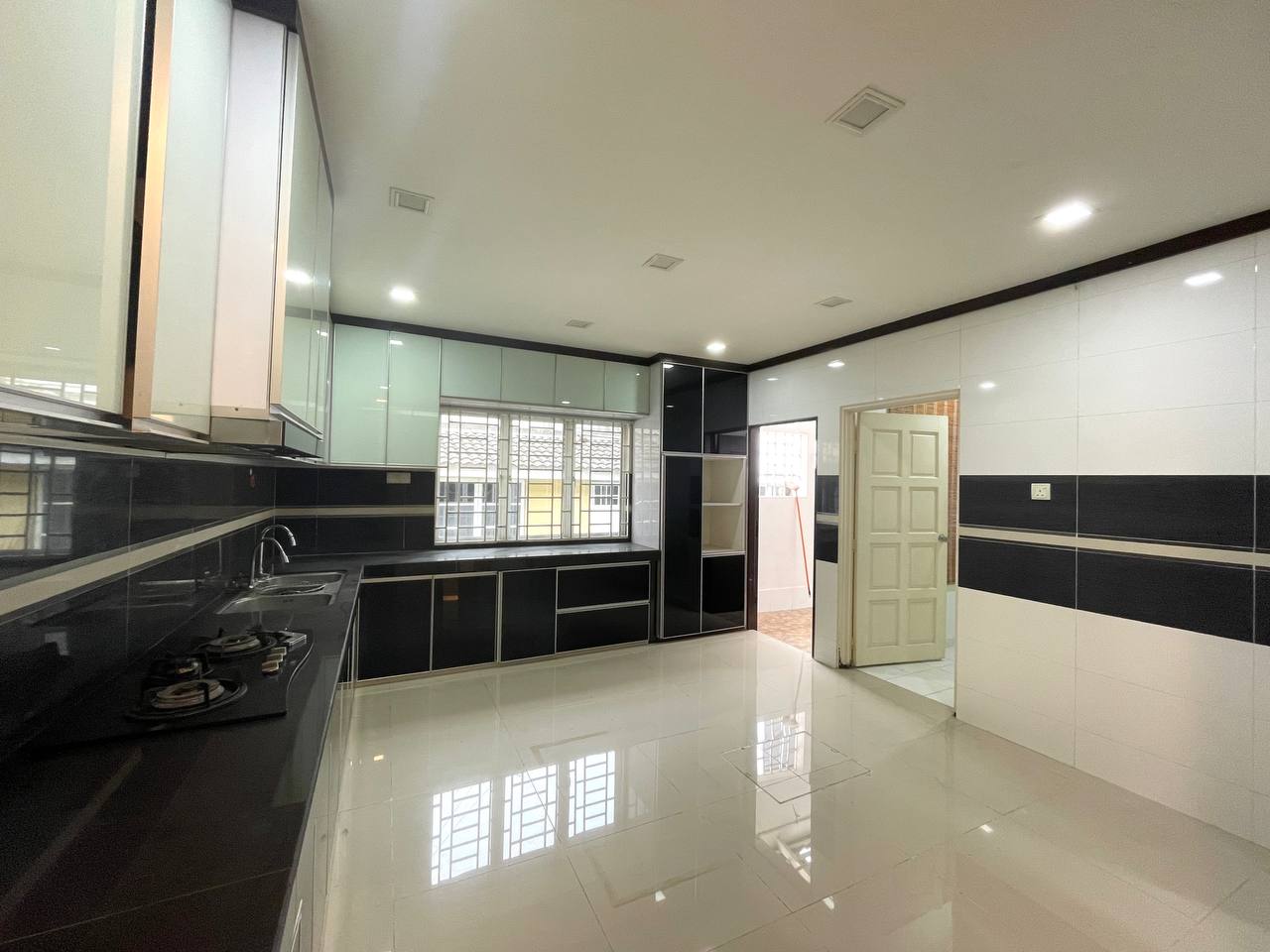 RUMAH CANTIK 2 Storey Bandar Sri Damansara SD 12 - photo 5