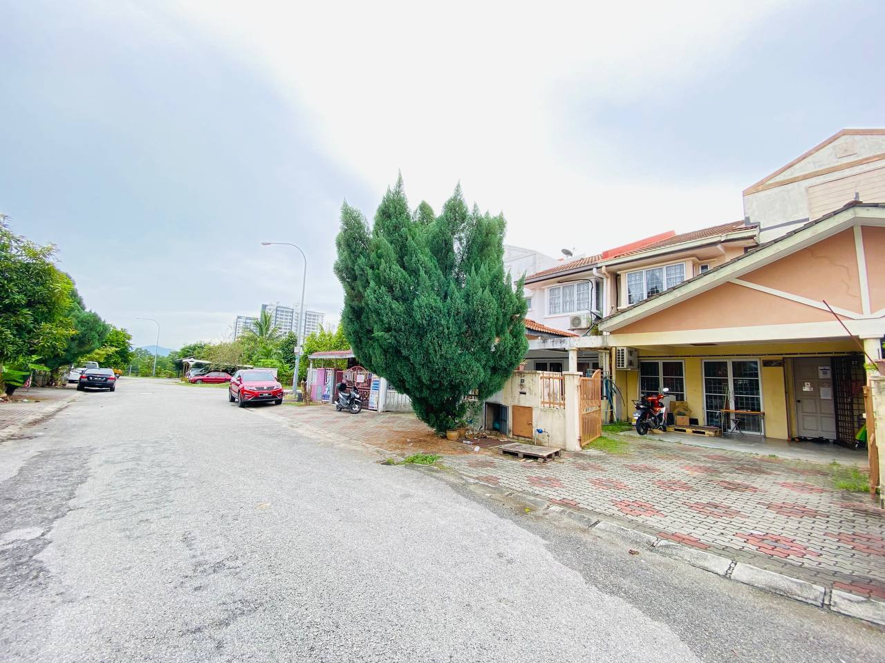 RUMAH CANTIK 2 Half Storey Taman Sutera Kajang - photo 2