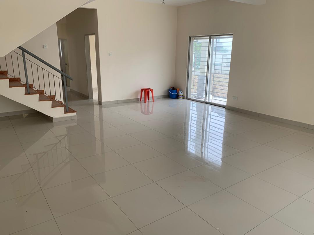 CORNER LOT 2 Storey Taman Putra Impian Puchong - photo 4
