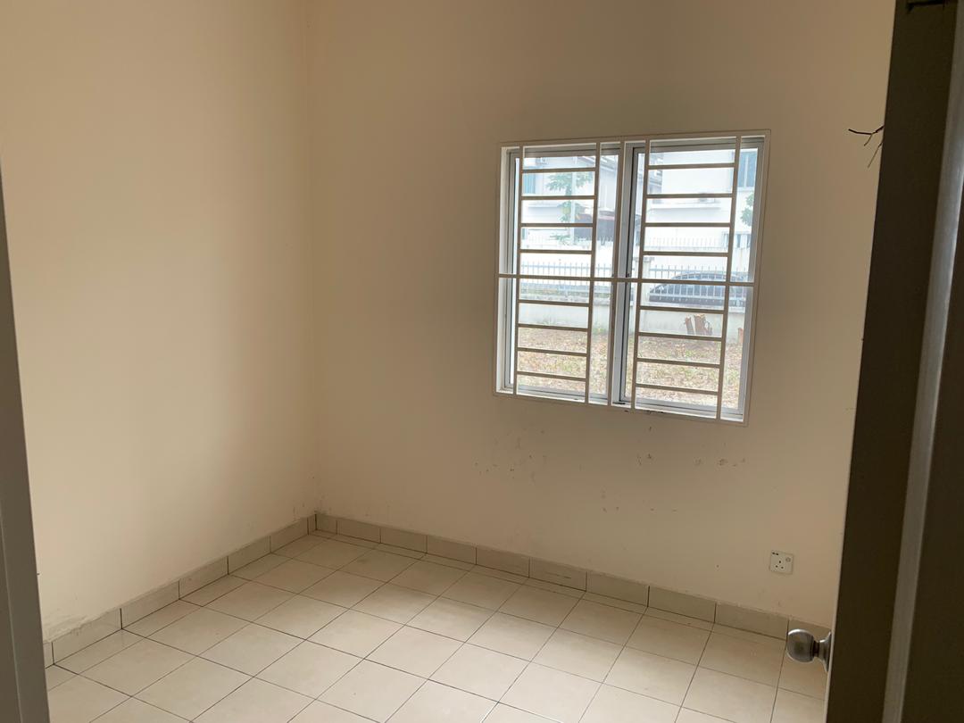 CORNER LOT 2 Storey Taman Putra Impian Puchong - photo 9