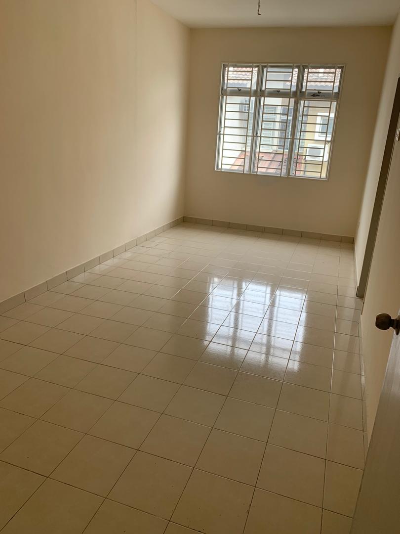 CORNER LOT 2 Storey Taman Putra Impian Puchong - photo 11