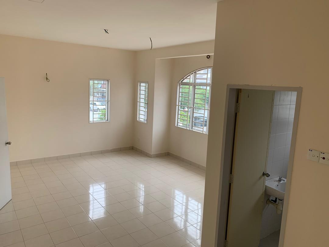 CORNER LOT 2 Storey Taman Putra Impian Puchong - photo 12