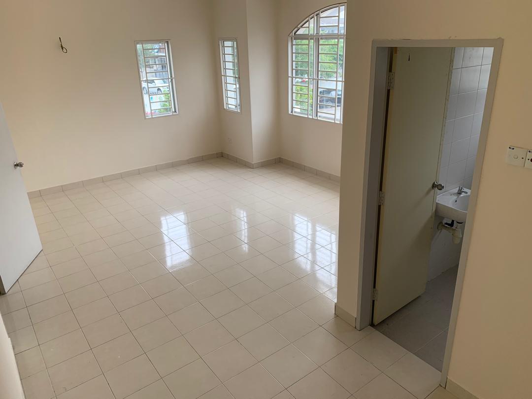 CORNER LOT 2 Storey Taman Putra Impian Puchong - photo 13
