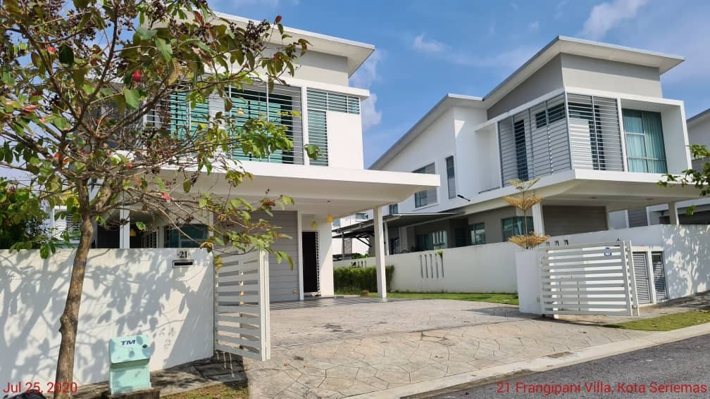 FACING OPEN Bungalow Frangipani Villas Nilai - photo 2
