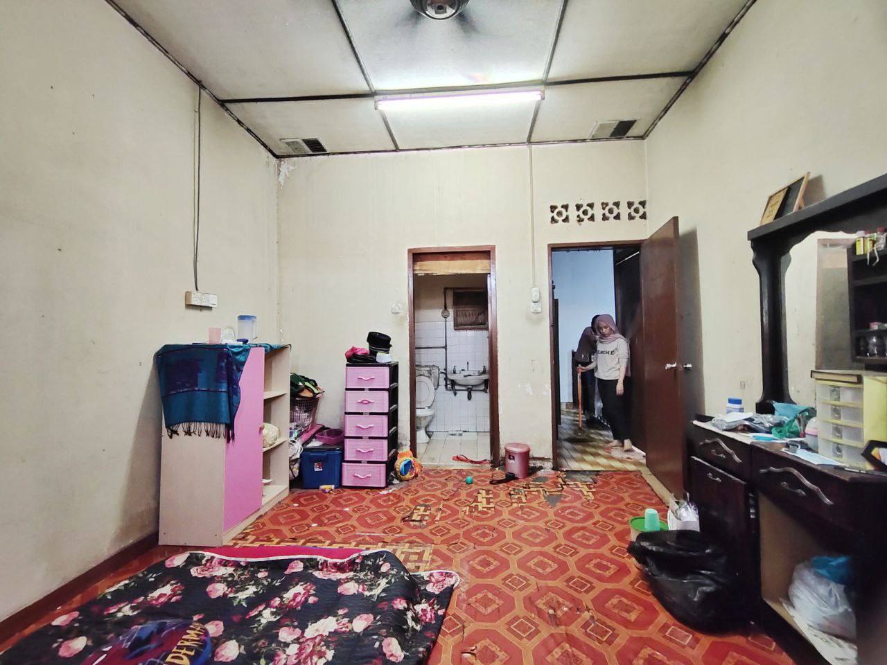 CANTIK 2 Storey Taman Hijau Jalan Reko Kajang - photo 8