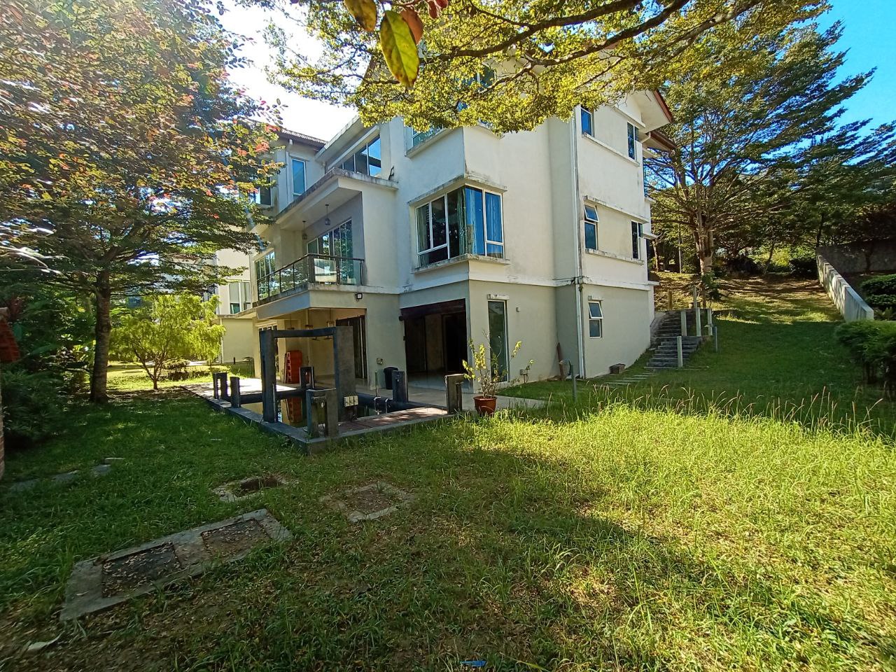 FACING OPEN 3 Storey Teratai Villas U9 Shah Alam - photo 3