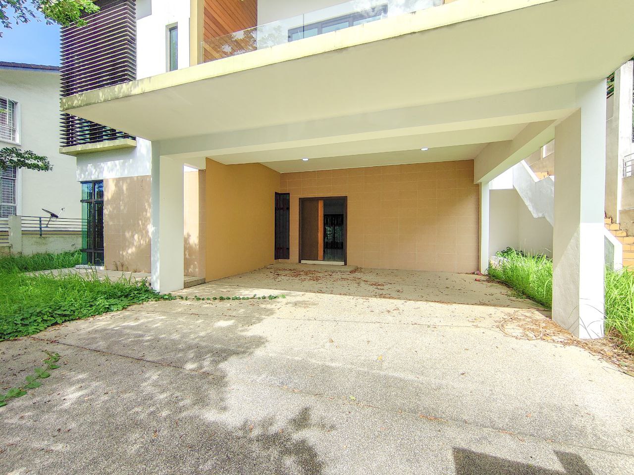 SPACIOUS 3 Storey D Impian Tropika Seri Kembangan - photo 2