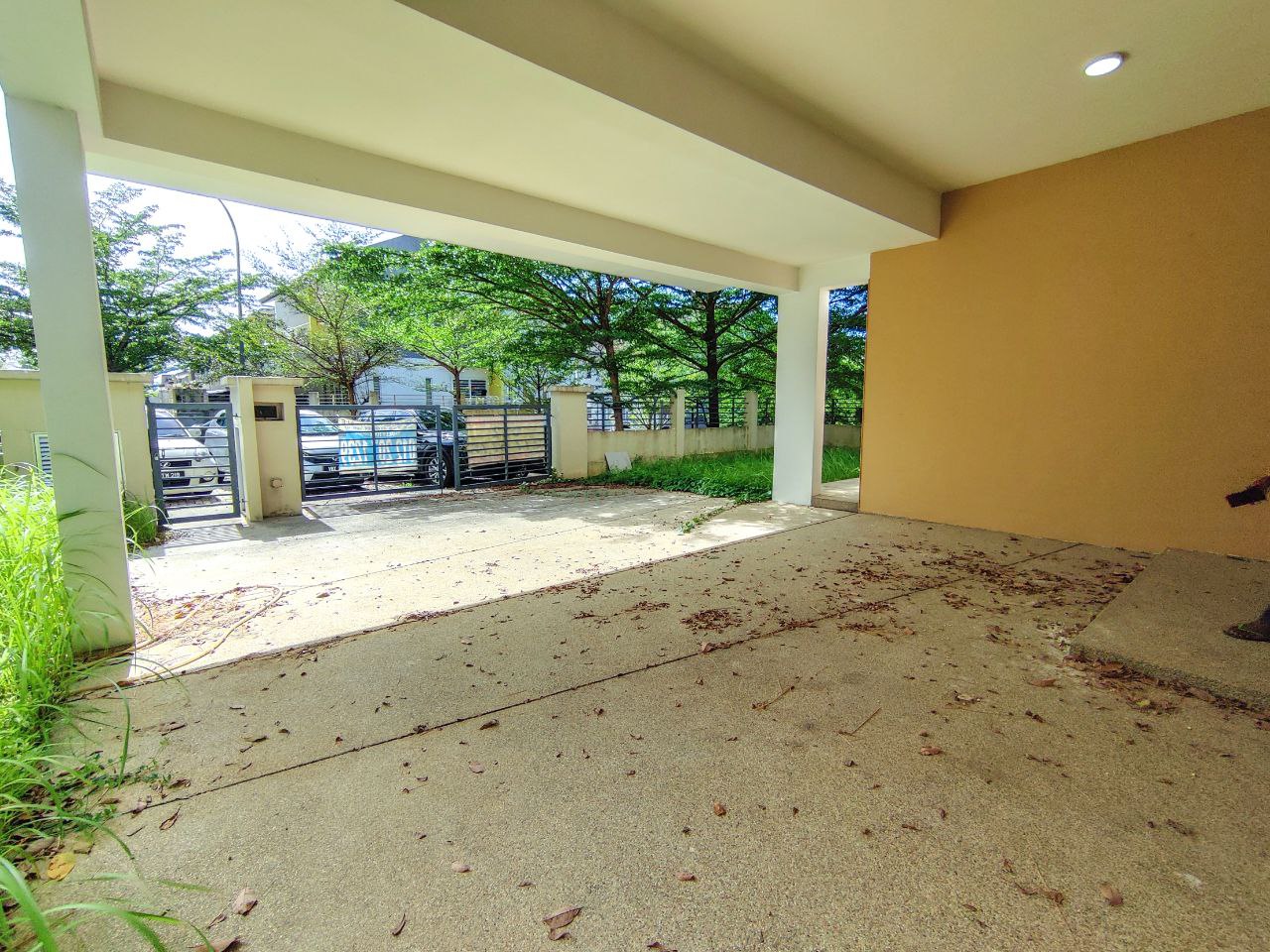 SPACIOUS 3 Storey D Impian Tropika Seri Kembangan - photo 4
