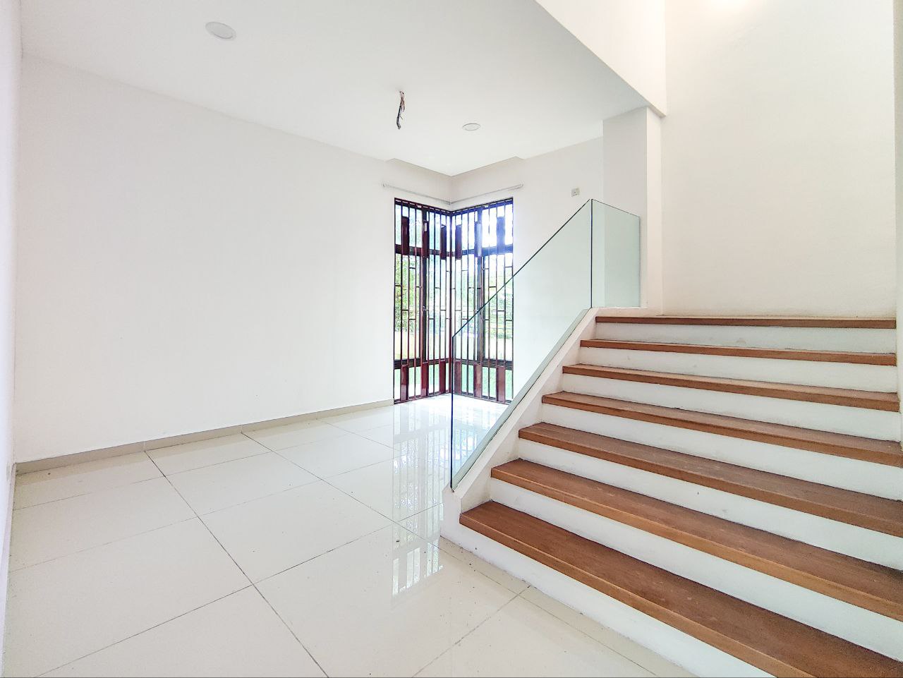 SPACIOUS 3 Storey D Impian Tropika Seri Kembangan - photo 6