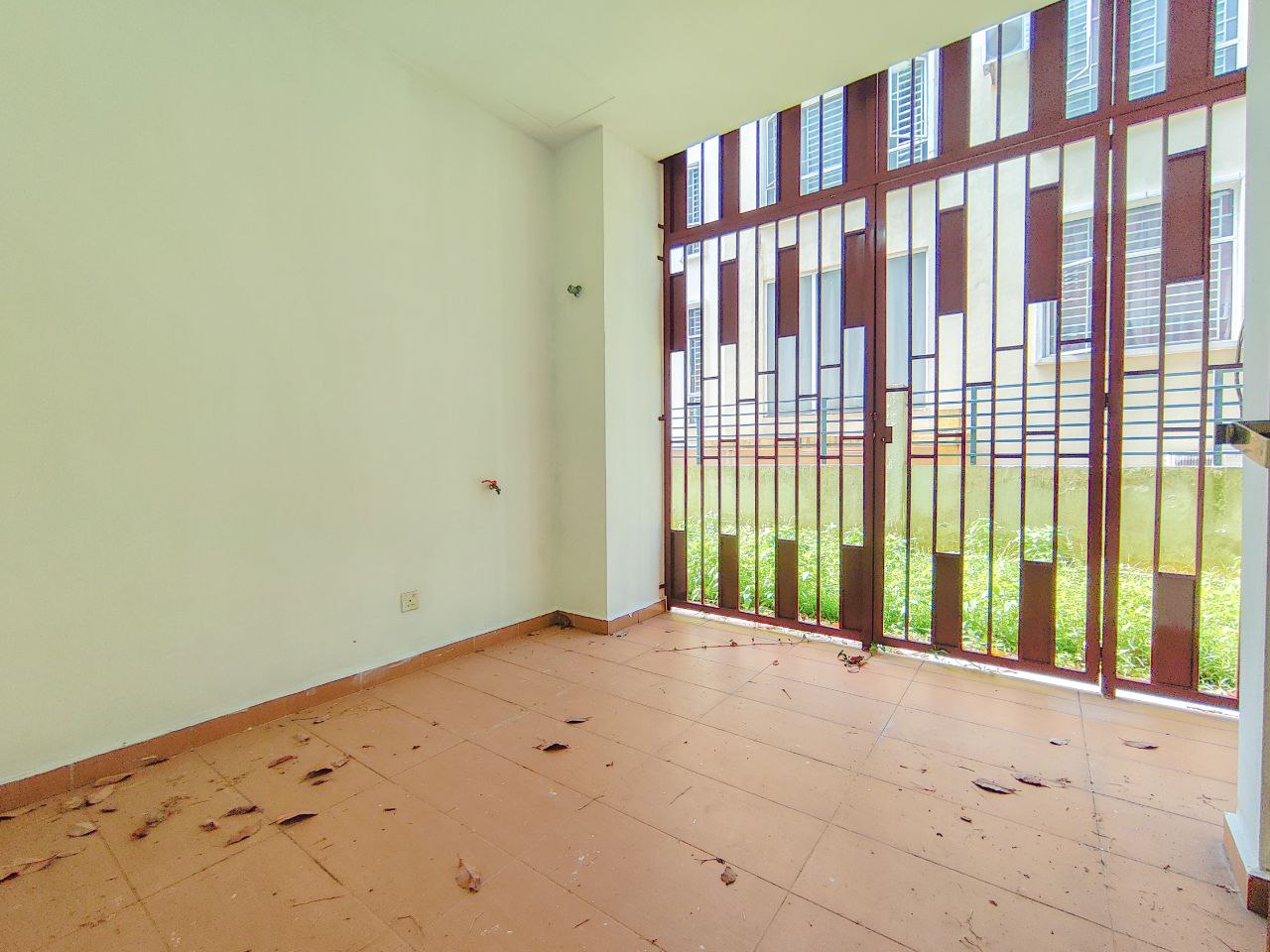 SPACIOUS 3 Storey D Impian Tropika Seri Kembangan - photo 10