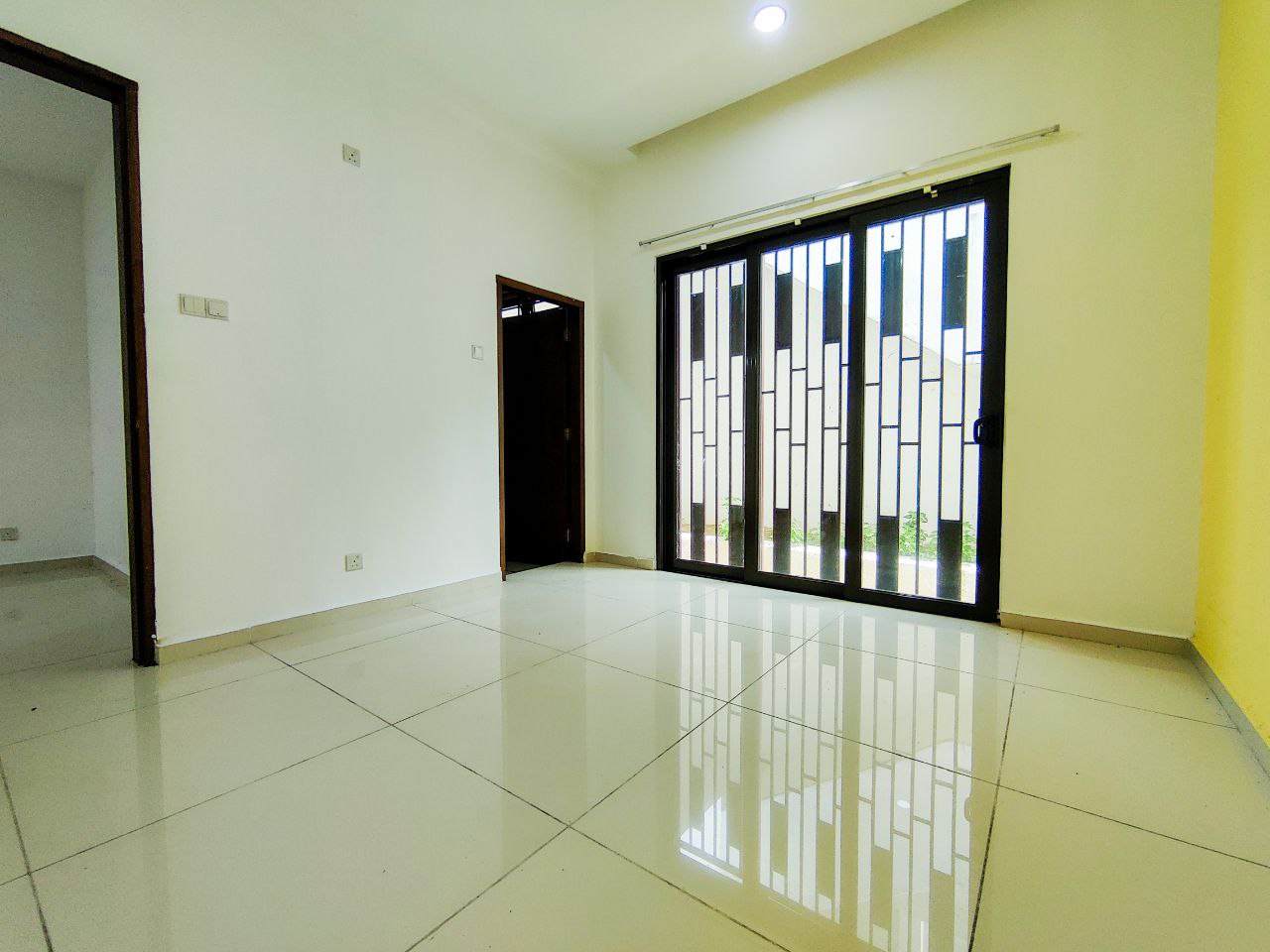 SPACIOUS 3 Storey D Impian Tropika Seri Kembangan - photo 11
