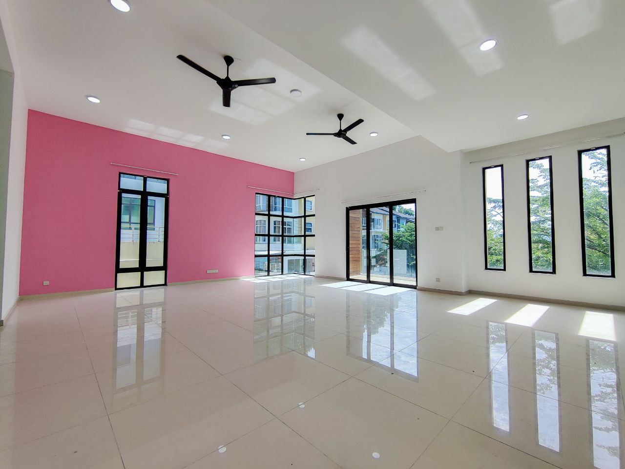 SPACIOUS 3 Storey D Impian Tropika Seri Kembangan - photo 13