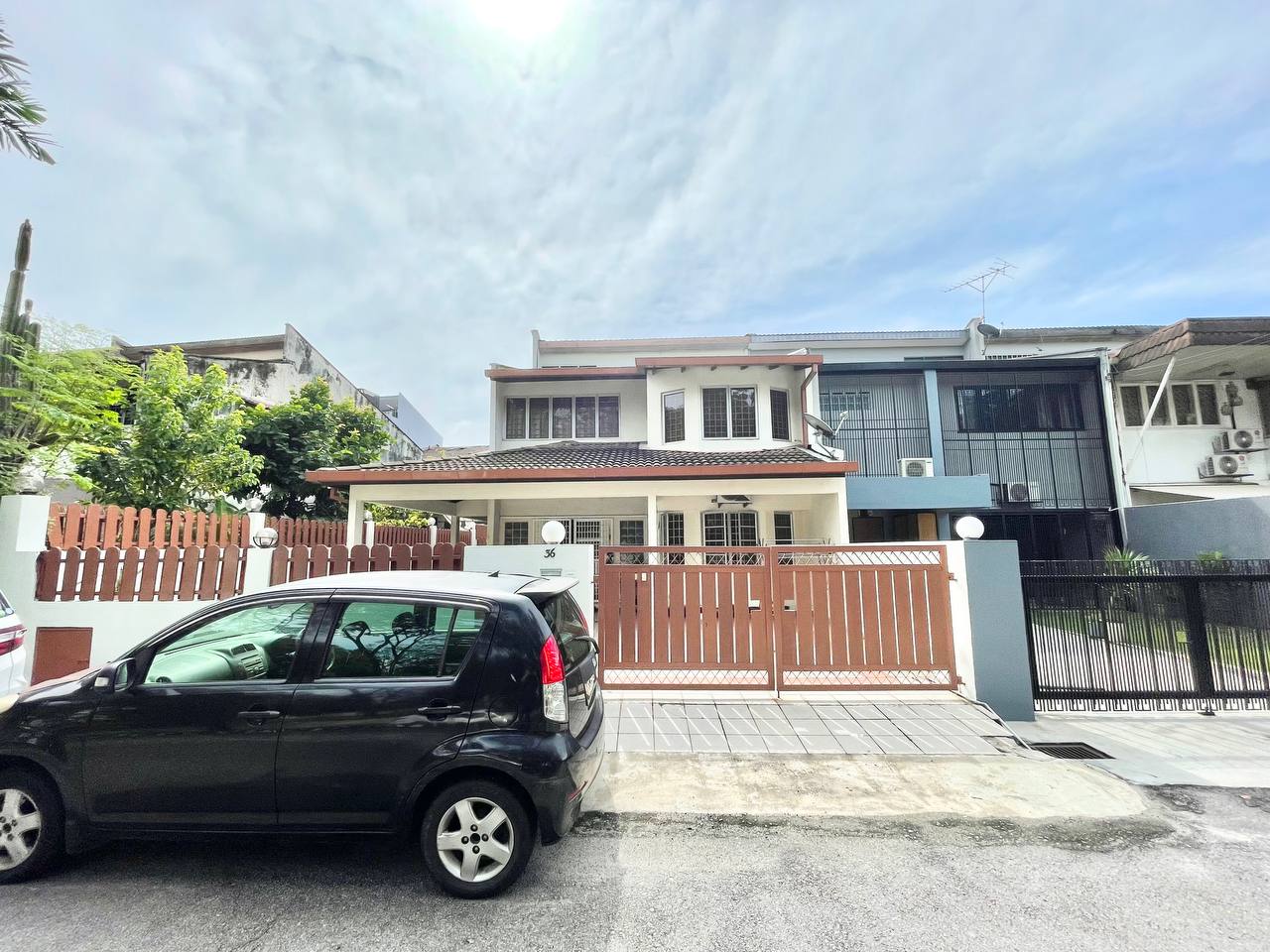 FACING OPEN 2 Storey Pinggir Zaaba Taman TTDI - photo 2