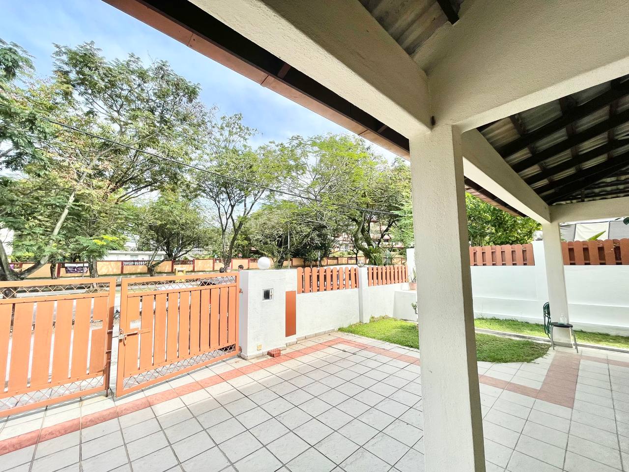 FACING OPEN 2 Storey Pinggir Zaaba Taman TTDI - photo 6