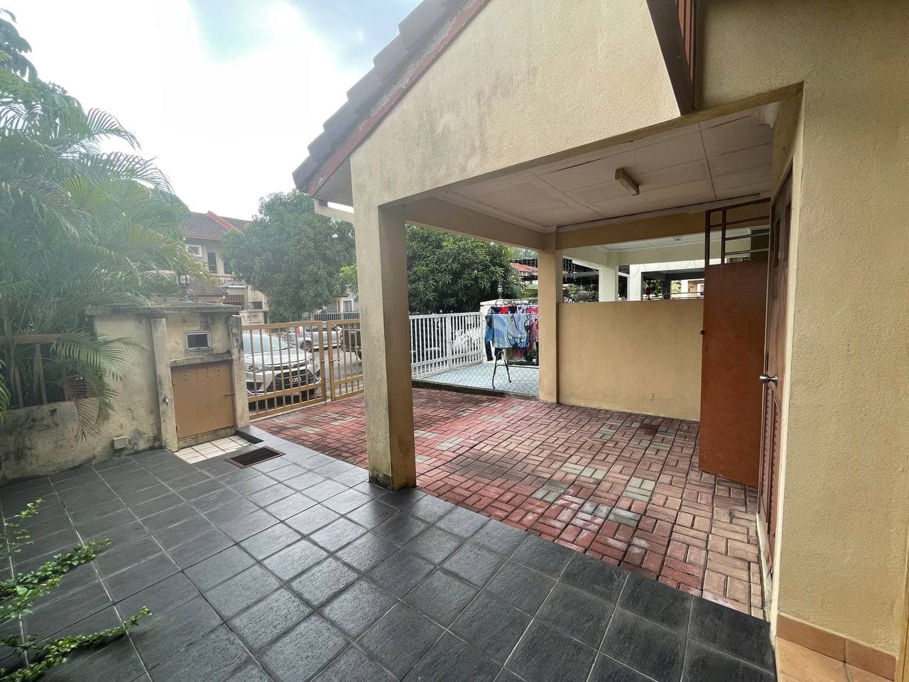 FREEHOLD 2 Storey Taman Pinggiran USJ 2 Subang Jay - photo 2