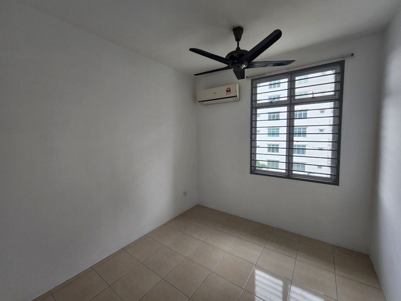 CORNER UNIT Pangsapuri Anggun Seksyen 4 Bangi - photo 6